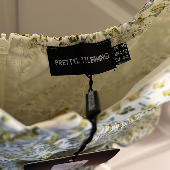 Pretty Little Thing Dress NWT - Picture 5 of 7